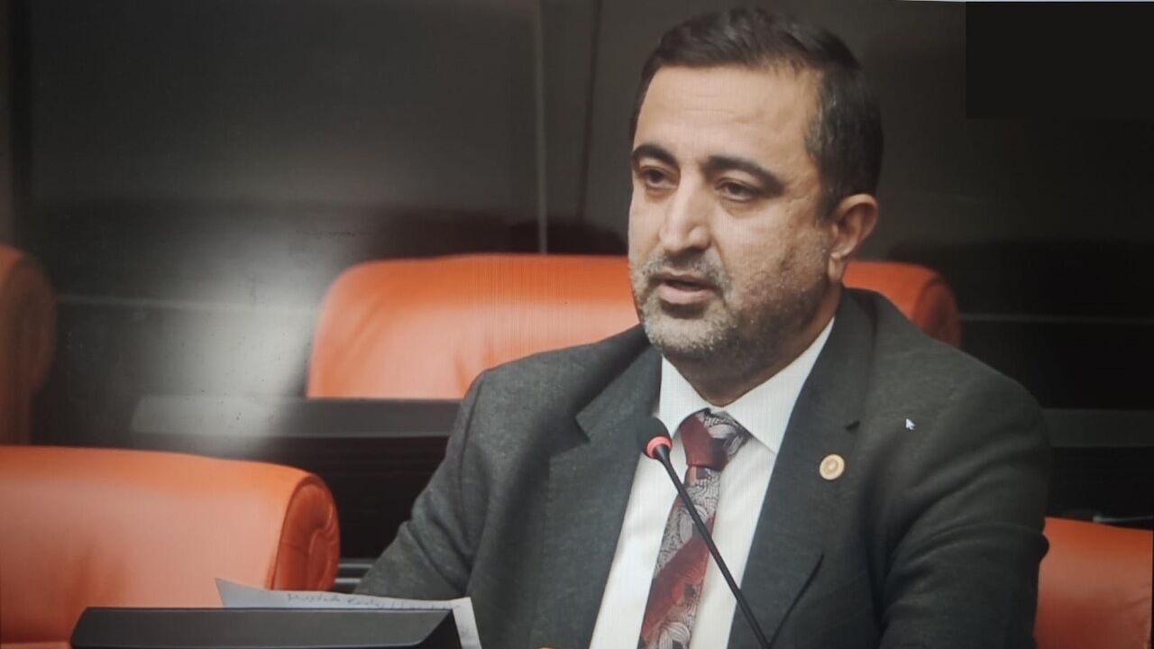HÜDA PAR'dan Bakan Tekin'e 8 Maddelik Kürtçe Önergesi