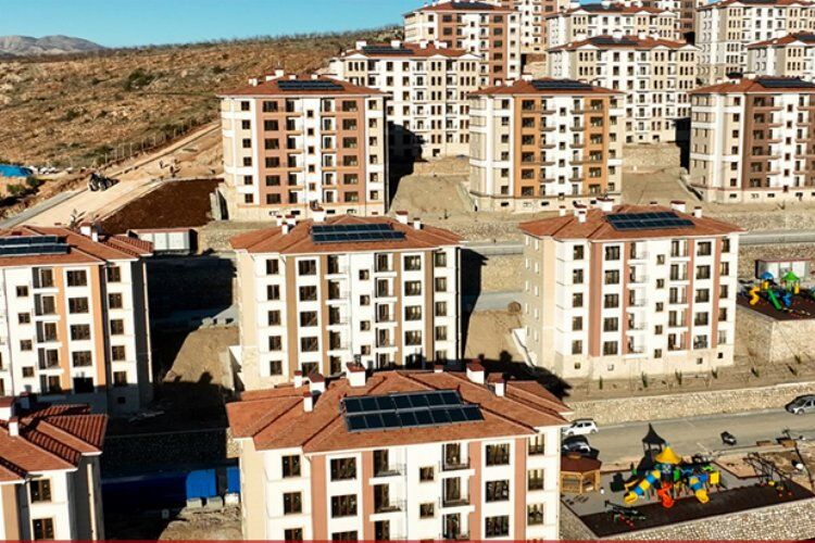 Kahramanmaraş'ta Toki̇ Konutlarına 'Sur' Benzetmesi!