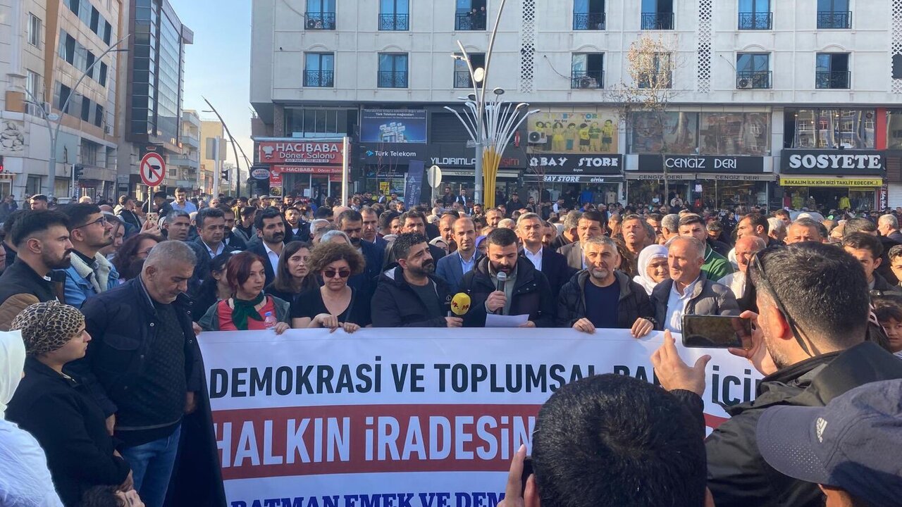 49 STK, Batman'da Kayyum Kararını Protesto Etti