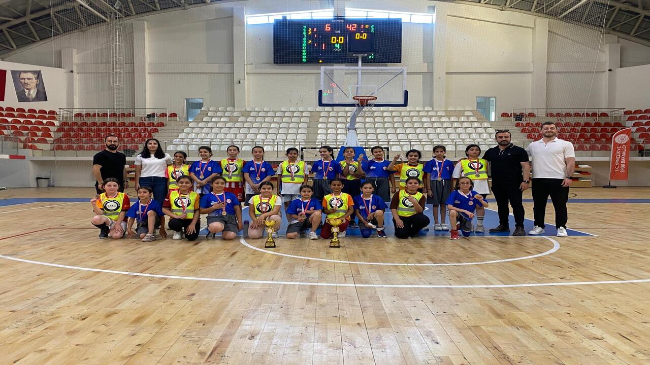 Batman'da Minik Basketbol Şampiyonu Bağlar İlkokulu Oldu