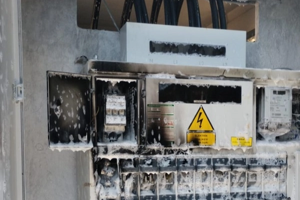 Meydan Mahallesi’nde Elektrik Trafosu Alev Alev Yandı
