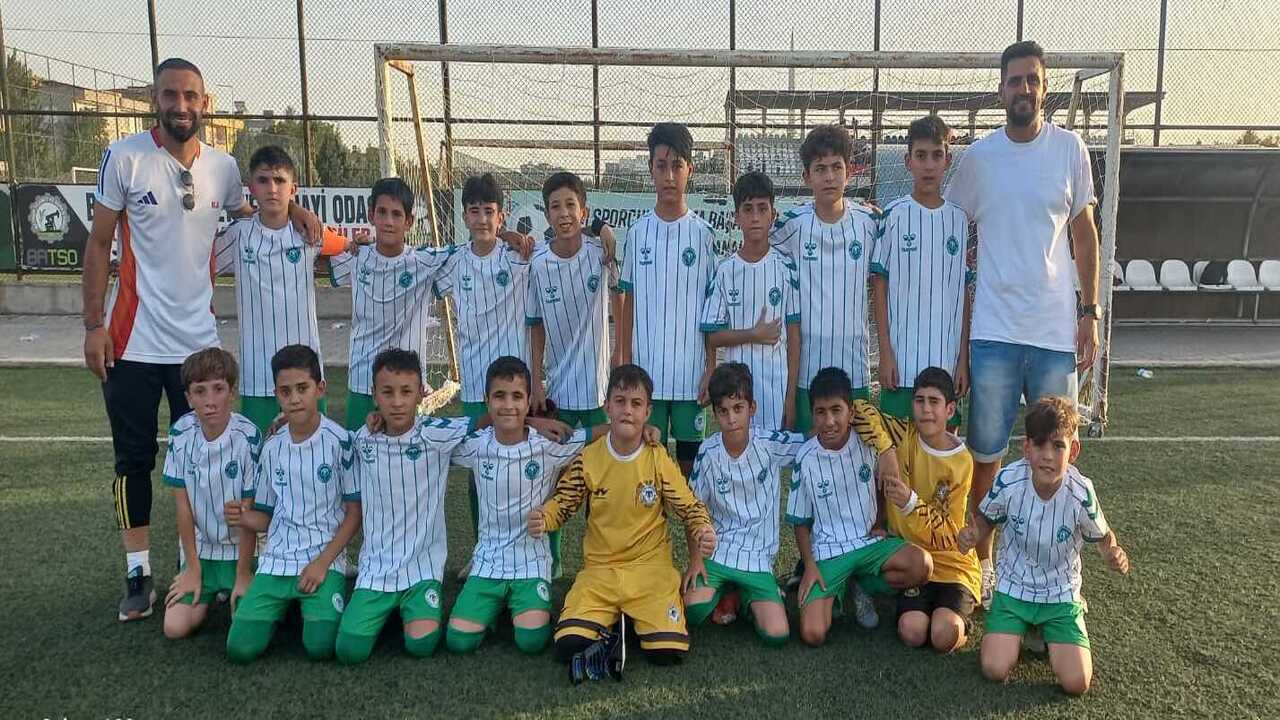 Minik Futbolcular Beşiri’de Yeteneklerini Sergiliyor