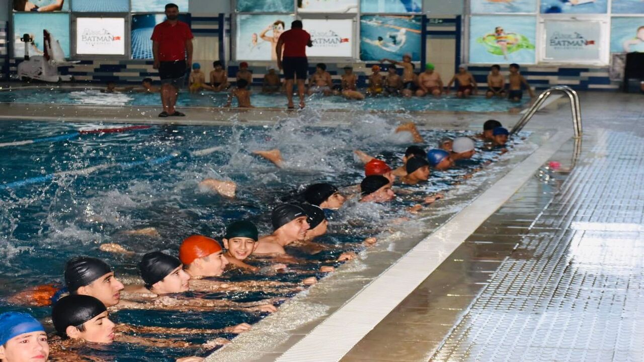 Batman'da 9.000 Çocuk Yüzme Öğrendi