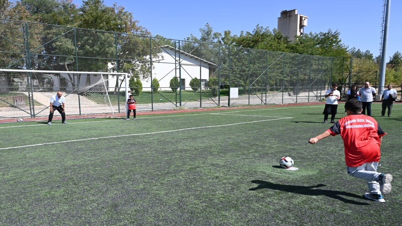 Futbol Sahasi 5 (1)