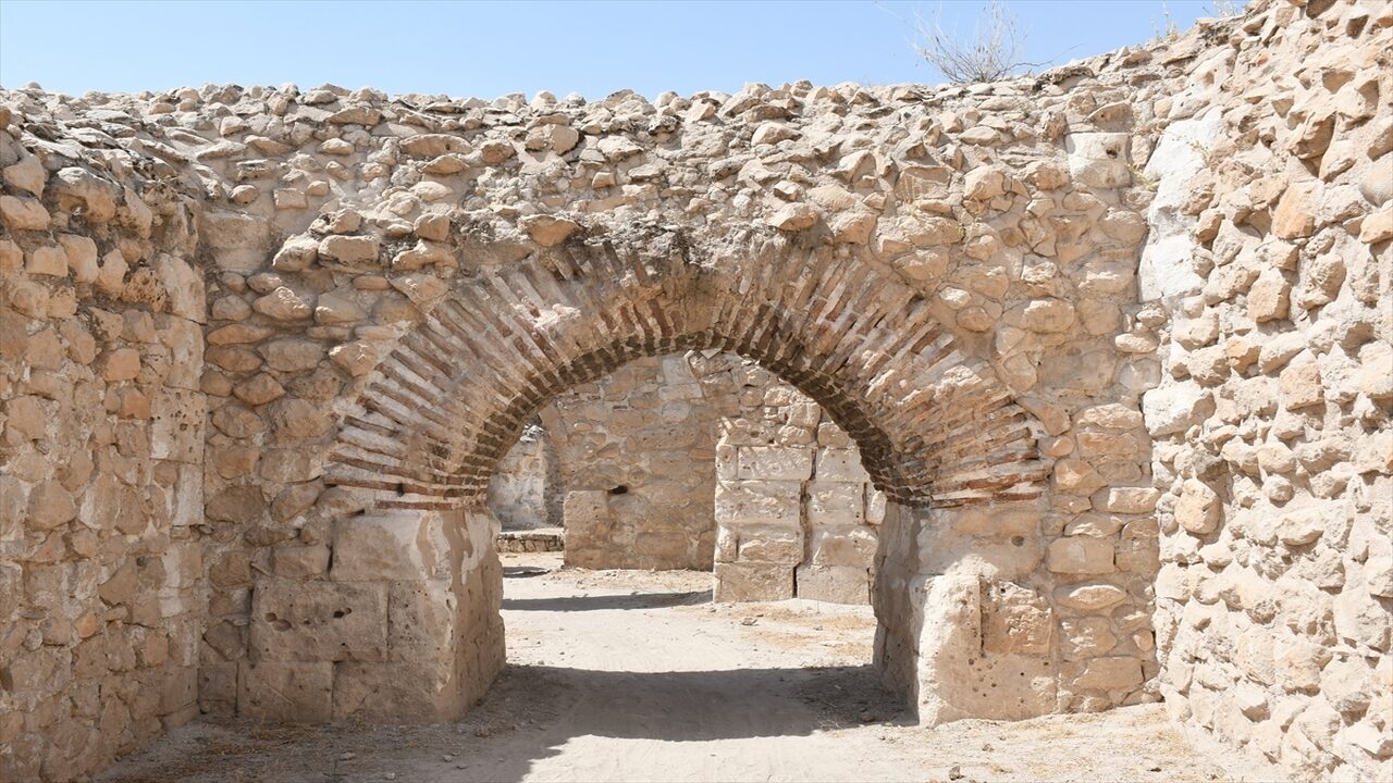 Batman Hasankeyf'te Büyük Saray Gizemi Ortaya Çıkıyor