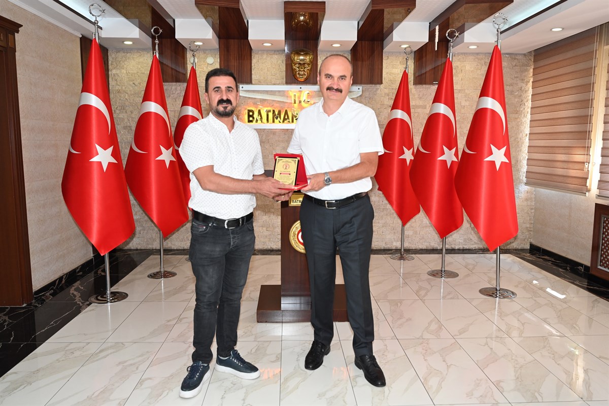 Valimiz, İl Kutlama Komitesini Makamında Ağırladı 3