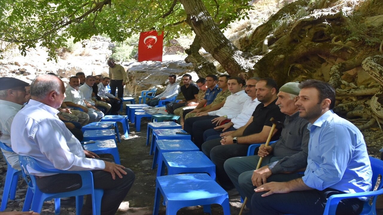 Sason Kaymakamı Şehit Ailesini Ziyaret Etti