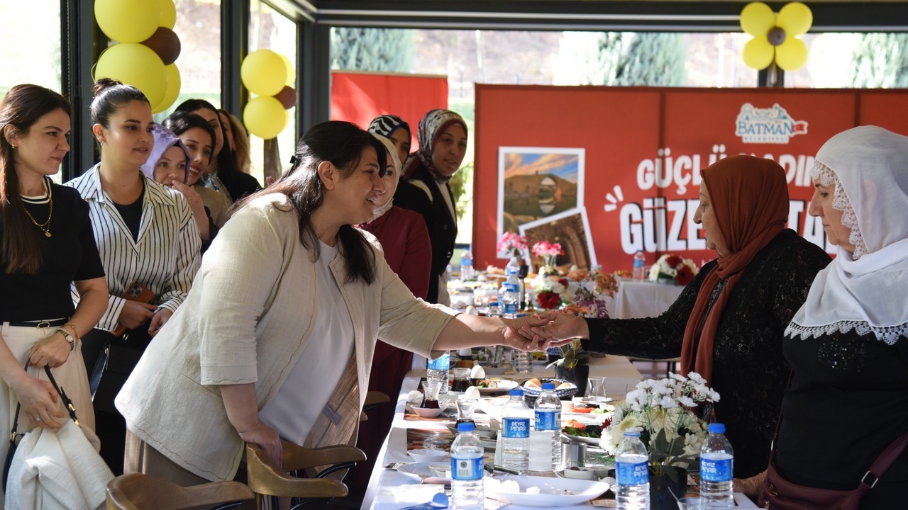 Batman Belediyesinin Kadinlara O (1)