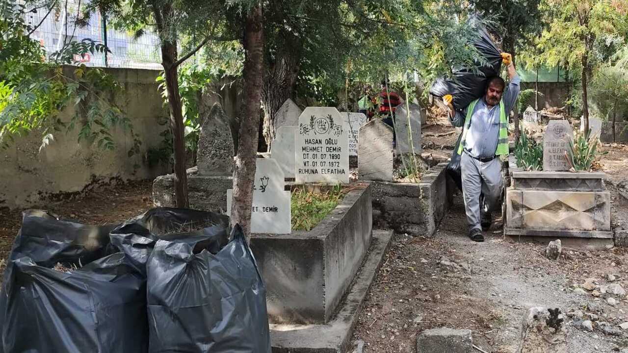 Batman Mezarliklarinda Kapsamli