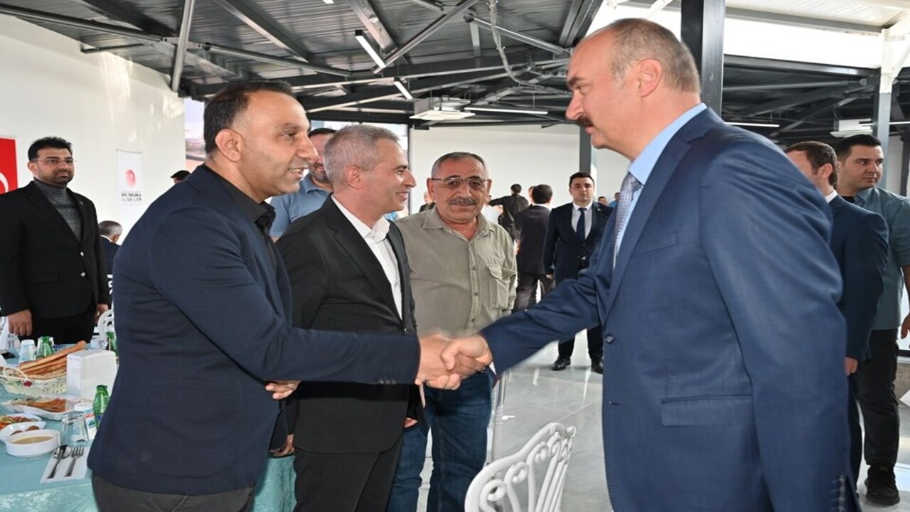 Batman Valisi Ve Muhtarlari Ayni