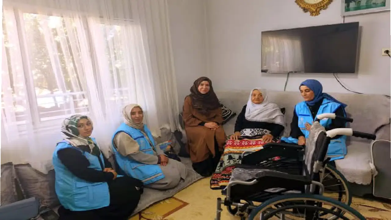 Batmanda Genc Gonullulerden Duygulandiran Ziyaret 2