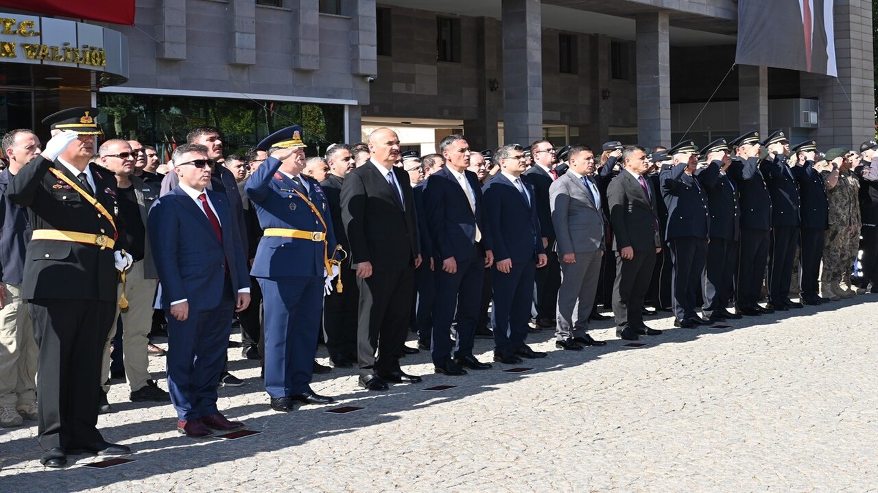 Batmanda Cumhuriyetin 102 Yili Coskusu Basladi 2