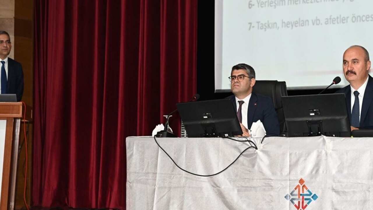 Valimiz Ekrem Canalp Il Taskin K (1)
