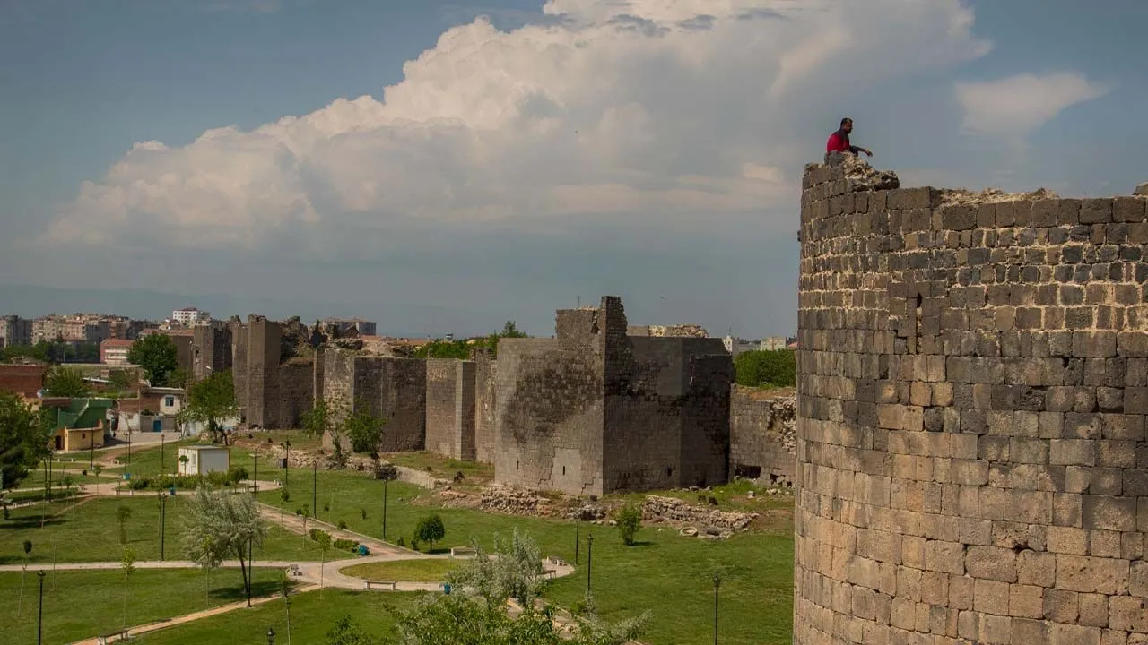 Diyarbakira Neden Amed Derler-1