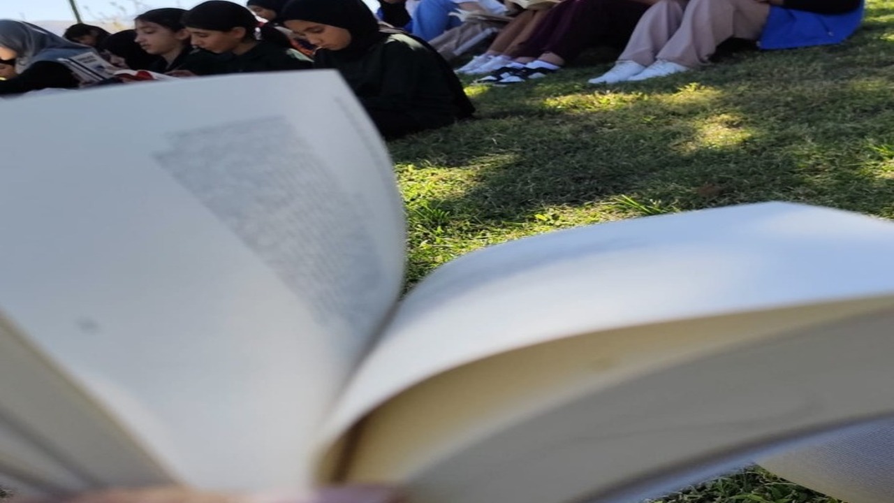 Bi̇r Ağaç Gölgesi̇nde 3 (1)