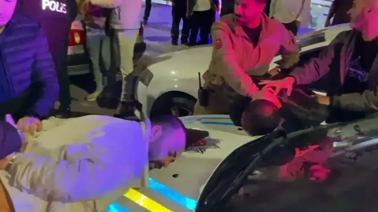 Aksarayda Alkollu Surucu Ve Yakinlarindan Trafik Polisine Yumruklu Saldiri 1