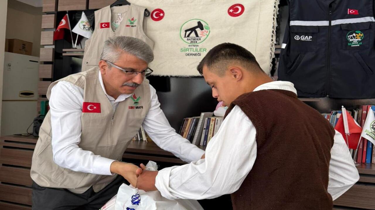 Siirt Vakfi Batman Subesinden Kislik Giyim Yardimi 1