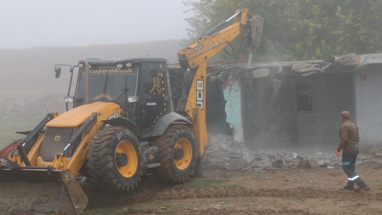 Batman Belediyesinden Kacak Yapi