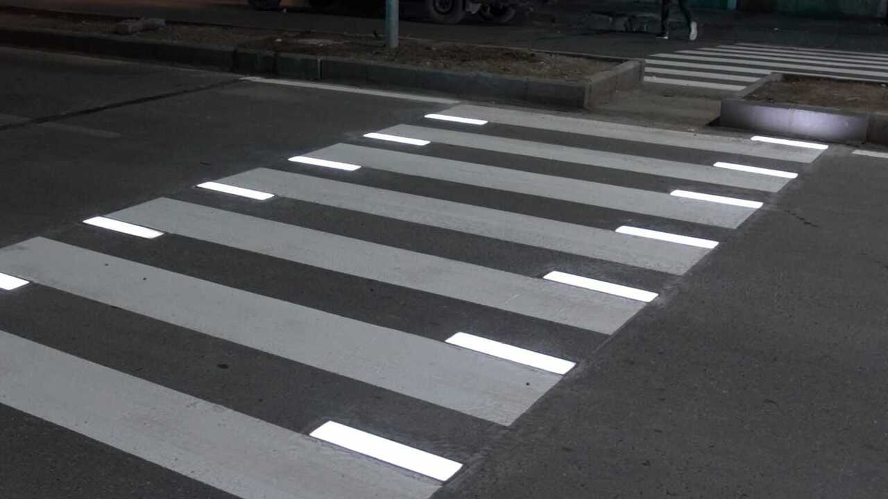 Batman Ledli Gecitlerle Yaya Guv