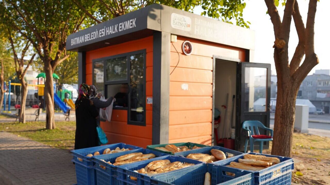 Batmandan 6809 Aileye Her Gun Sicak Ekmek Destegi 3
