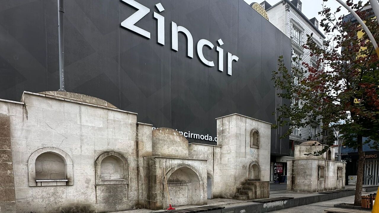 Batmanin Semsiyeli Sokagi Modern (2)