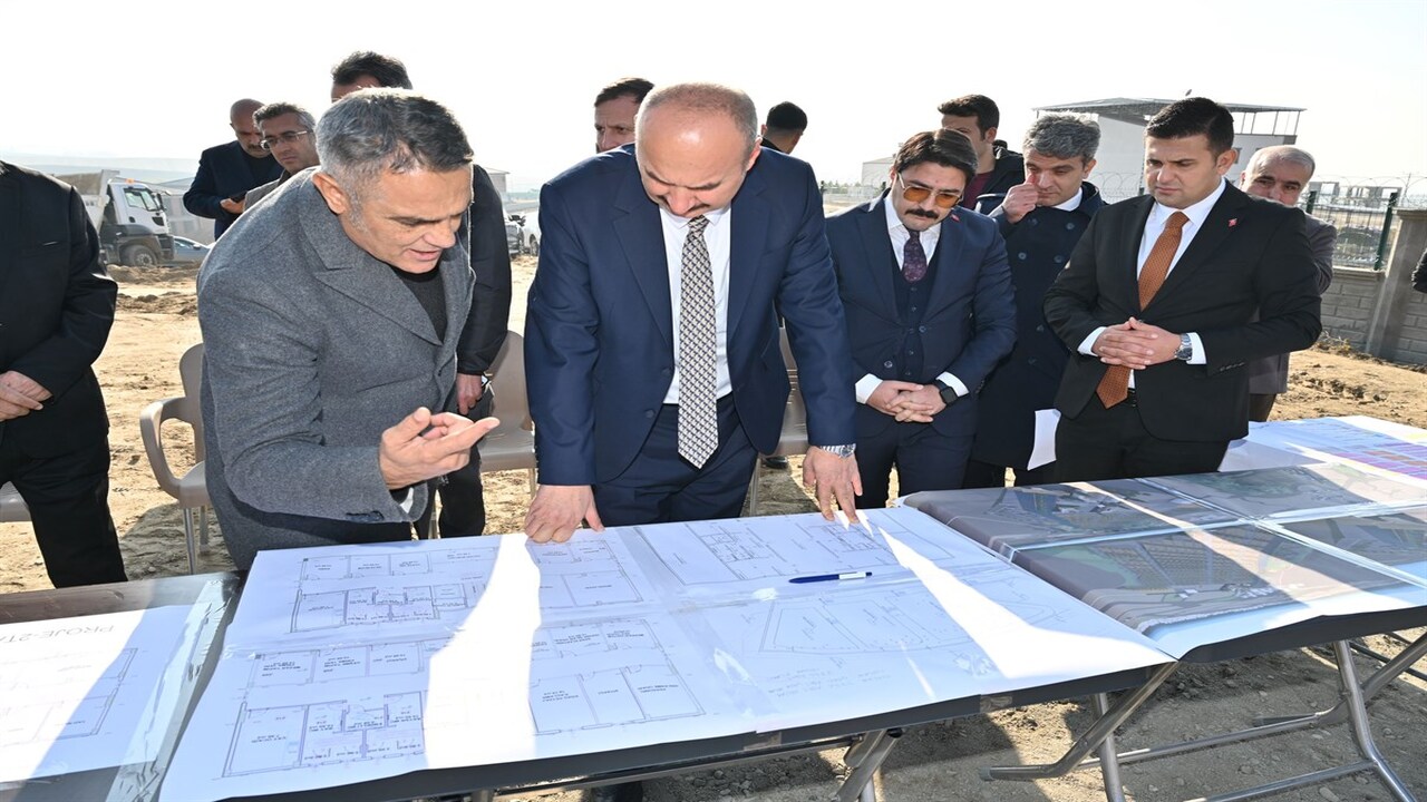 Batmanin Yeni Mezarligi Nasil Olacak Vali Canalp Projenin Tum Detaylarini Yerinde Kesfetti 1