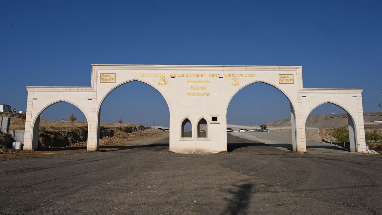 Batmanin Yeni Mezarligi Nasil Olacak Vali Canalp Projenin Tum Detaylarini Yerinde Kesfetti 2