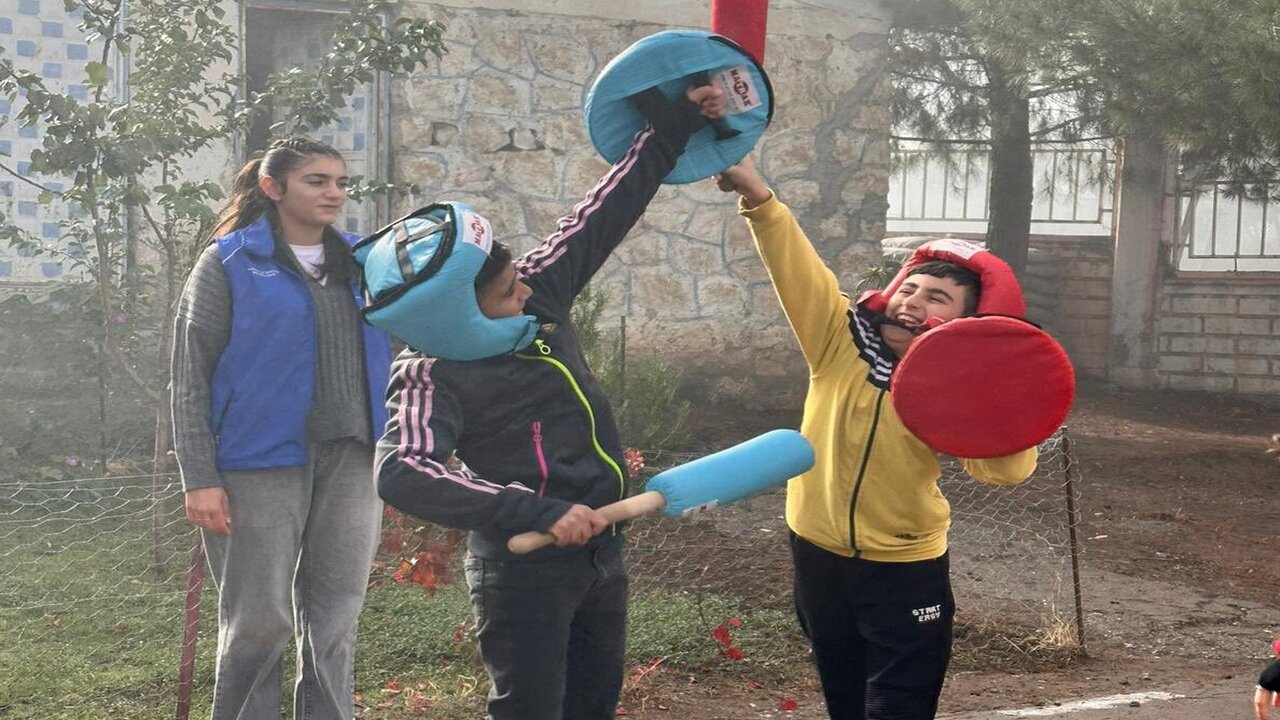 Gençler Deği̇rmenüstü 2 (1)