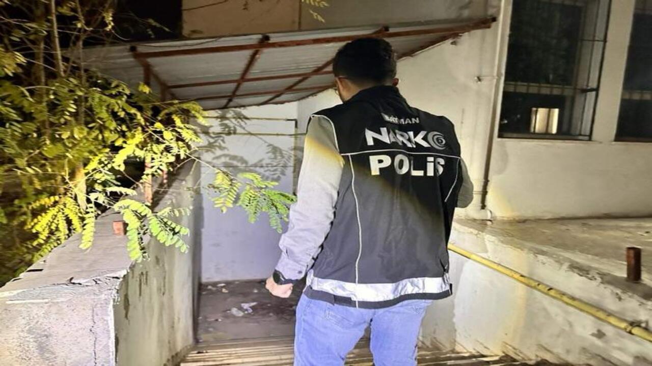 Batman Polisinden Okul Onlerinde Detayli Kontrol 2