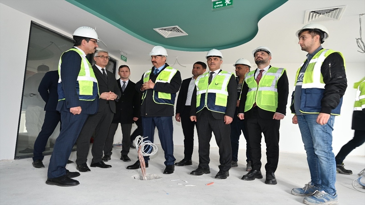 Batman Bilim Merkezinde Sona Dogru 1