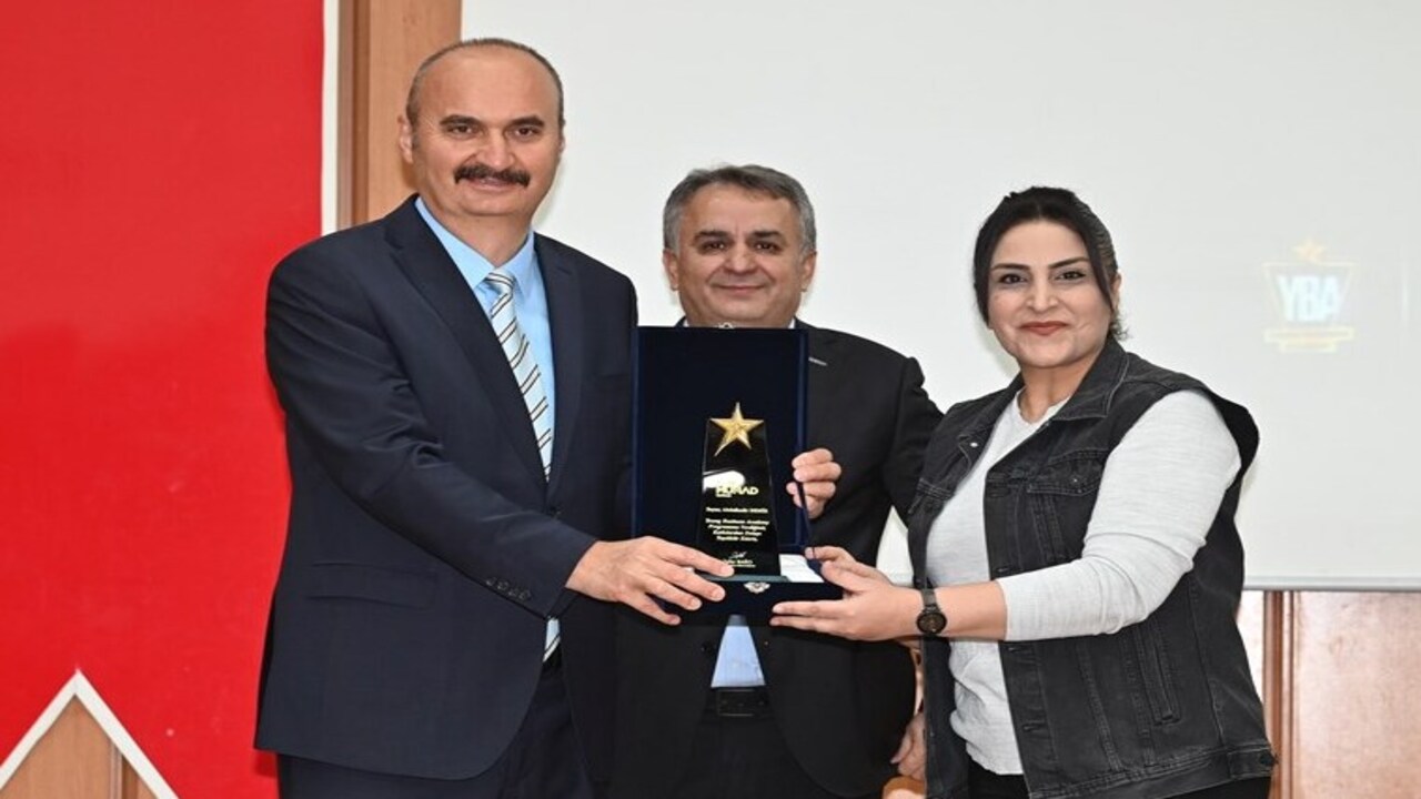 Vali Canalpten Genclere Mega Pro (3)