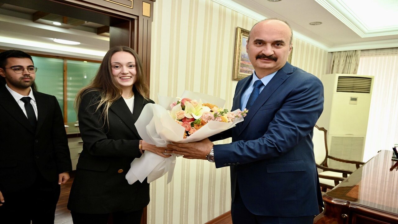 Batmanda Ogretmenlerden Vali Canalpe Ziyaret 1