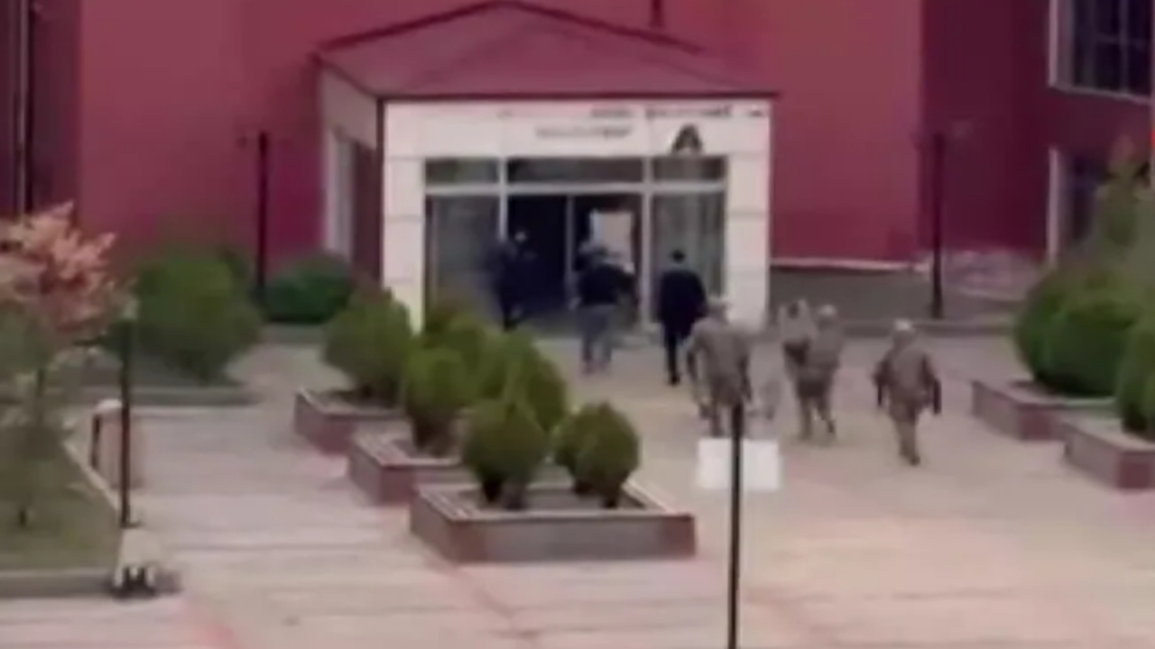 Gumushane Universitesinde Rehine-1