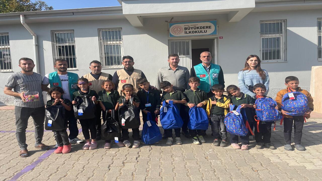 Cansuyundan Hasankeyf Koy Okullarinda Yuzlerce Ogrenciye Kislik Yardim 1