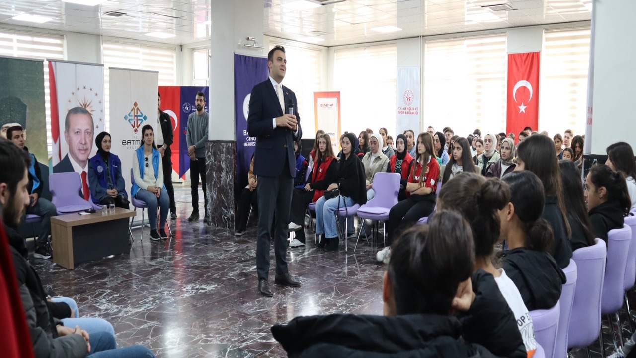 Vali̇ Yardimcisi Ve Kaymakam İmra (1)