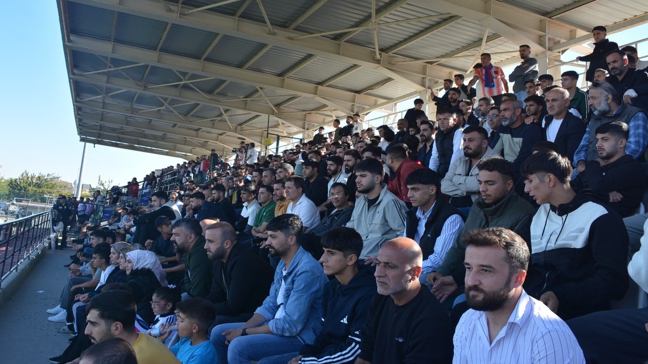 Bal Li̇gi̇ Sason Spor 4 (1)
