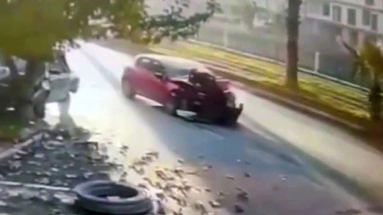 Sokede Inanilmaz Saldiri Polis Memuruna Once Arabayla Carpti Sonra O Ani Kaydetti2