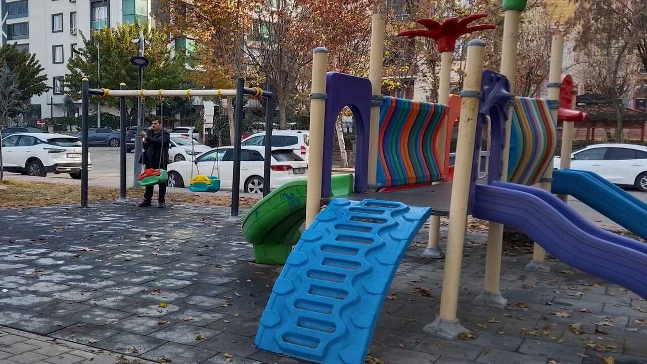 Batmanda Parklar Yenileniyor Hem (1)