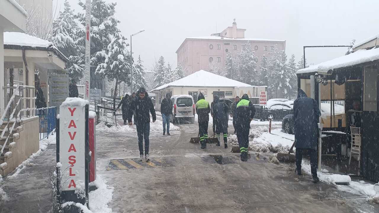 Kar Esaretine Karsi Belediye Kal (2)