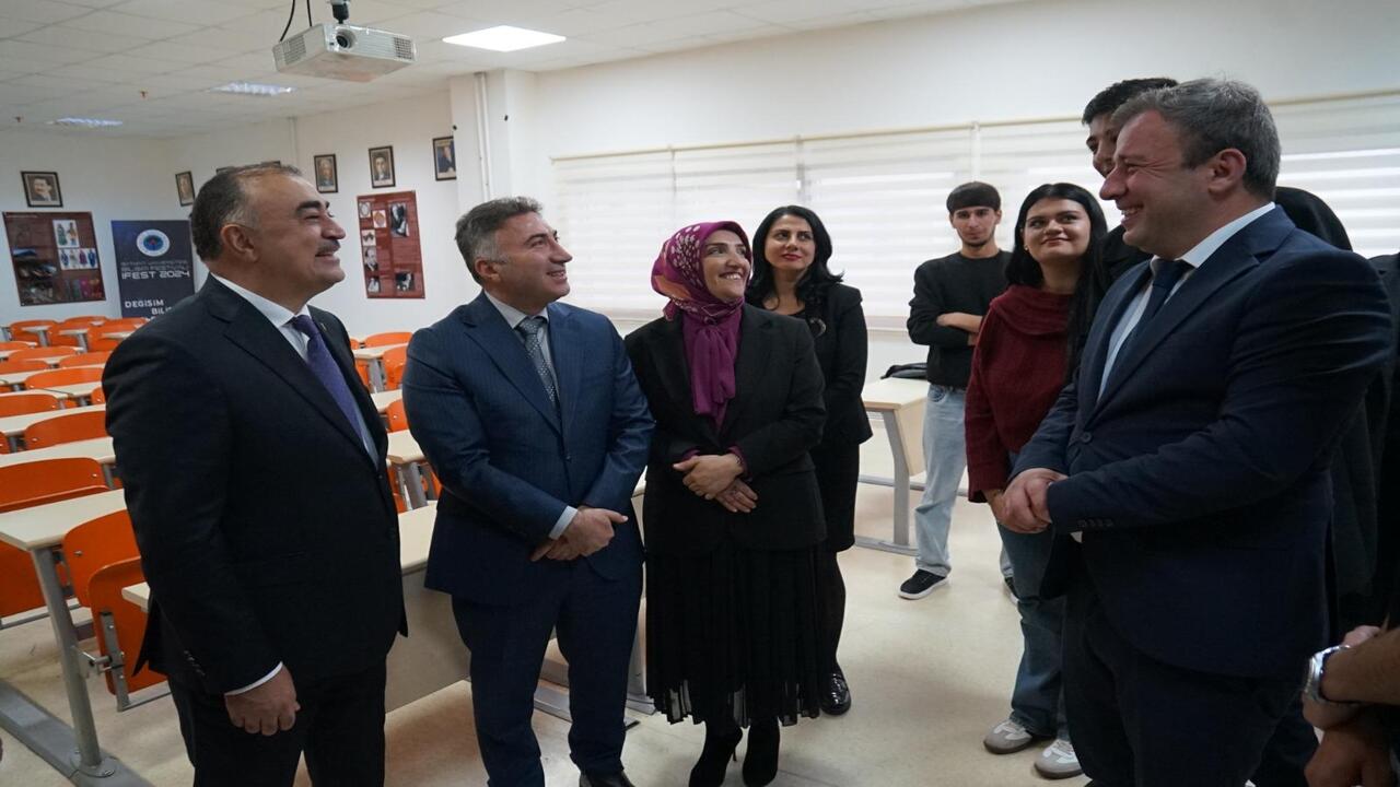 Azerbaycan Buyukelcisi Dr Memmedovdan Batman Universitesine Kardeslik Ziyareti 1