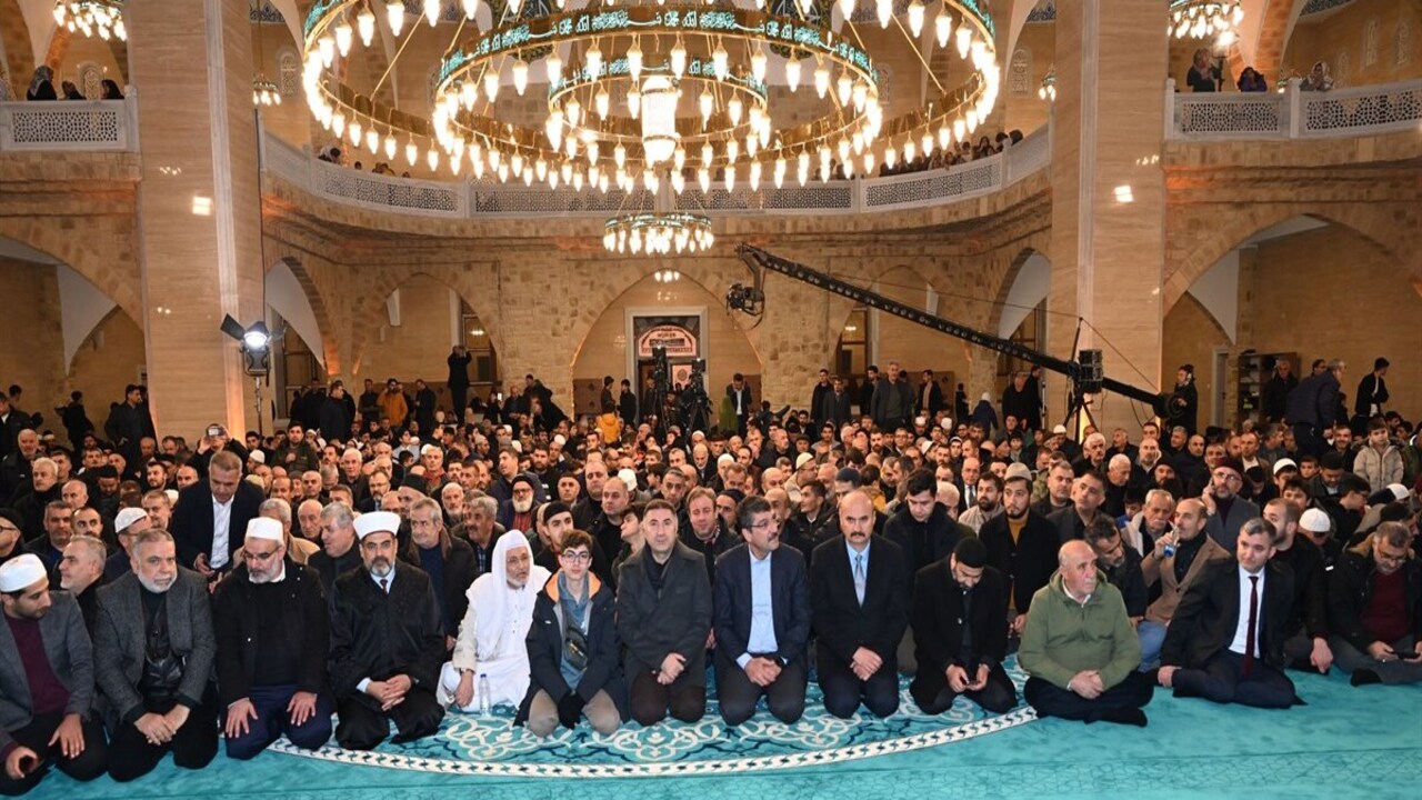 Batmanda Manevi Gece Regaip Kand (1)