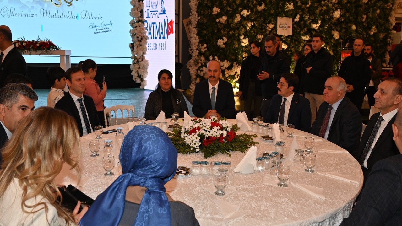 Batmanda Mutluluk Konvoyu 100 Ci (1)