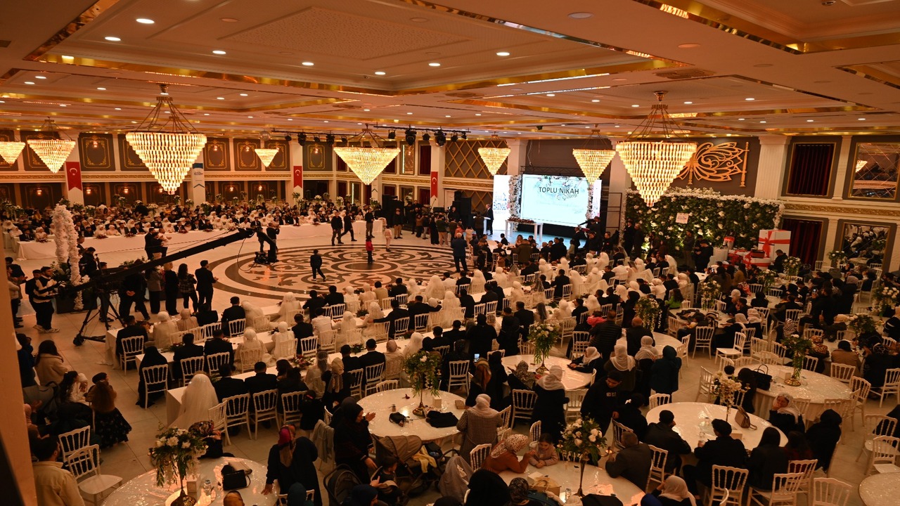 Batmanda Mutluluk Konvoyu 100 Ci (2)