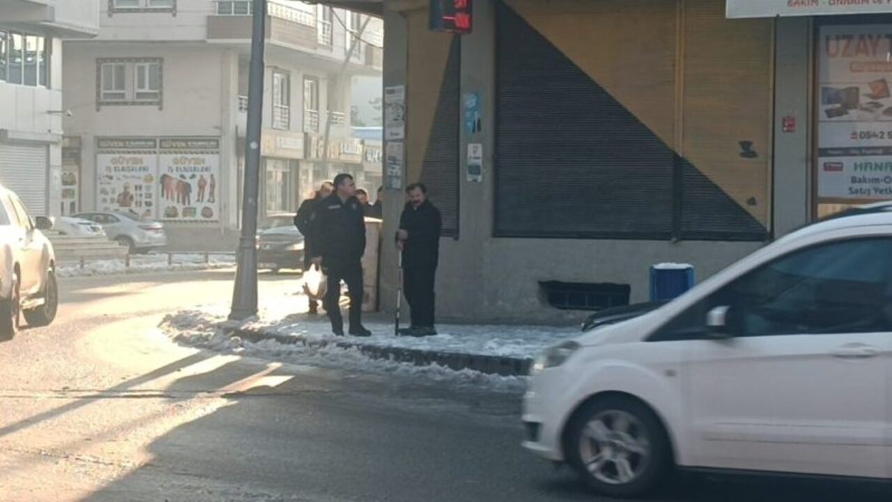 Buz Tutan Batman Sokaklarinda In