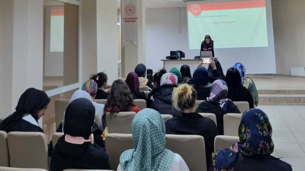 Bati Raman Kiz Yurdunda Guclu Me (1)