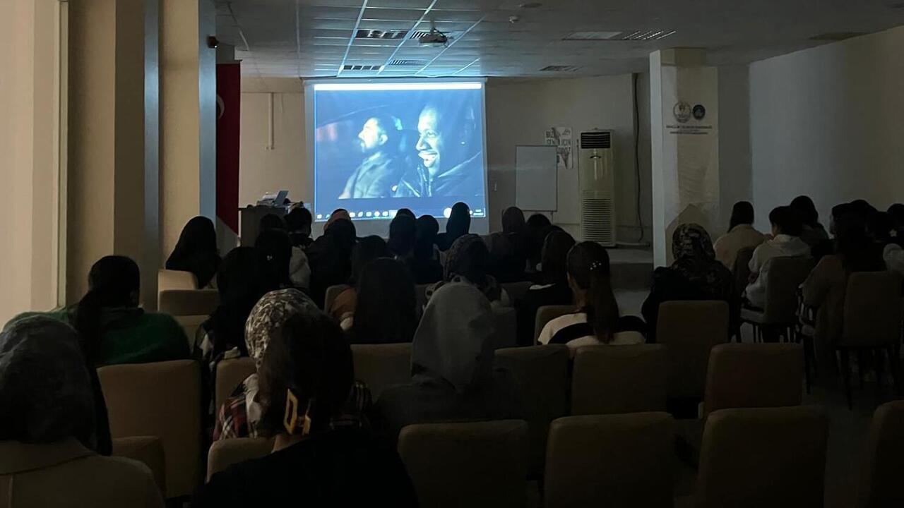 Gençli̇k Si̇nema Keyfi̇ni̇ 2 (1)