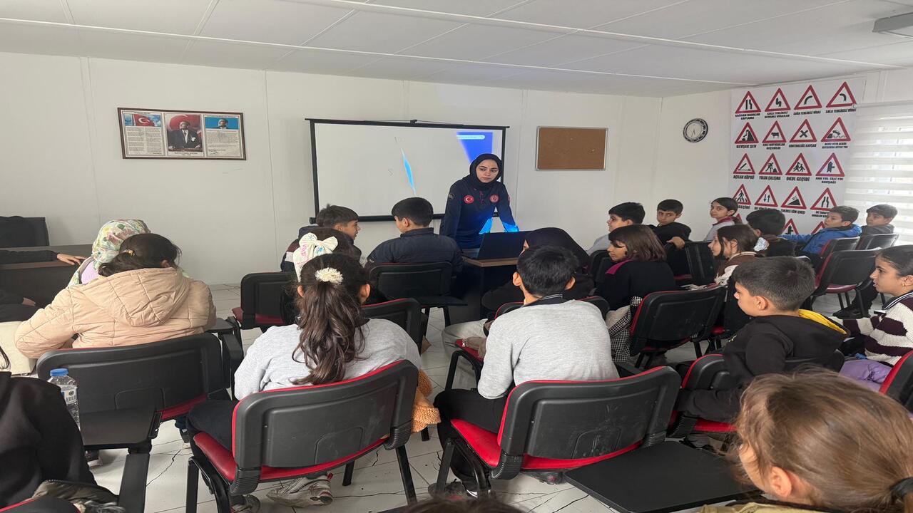 Minik Kahramanlar Yetisiyor Prof