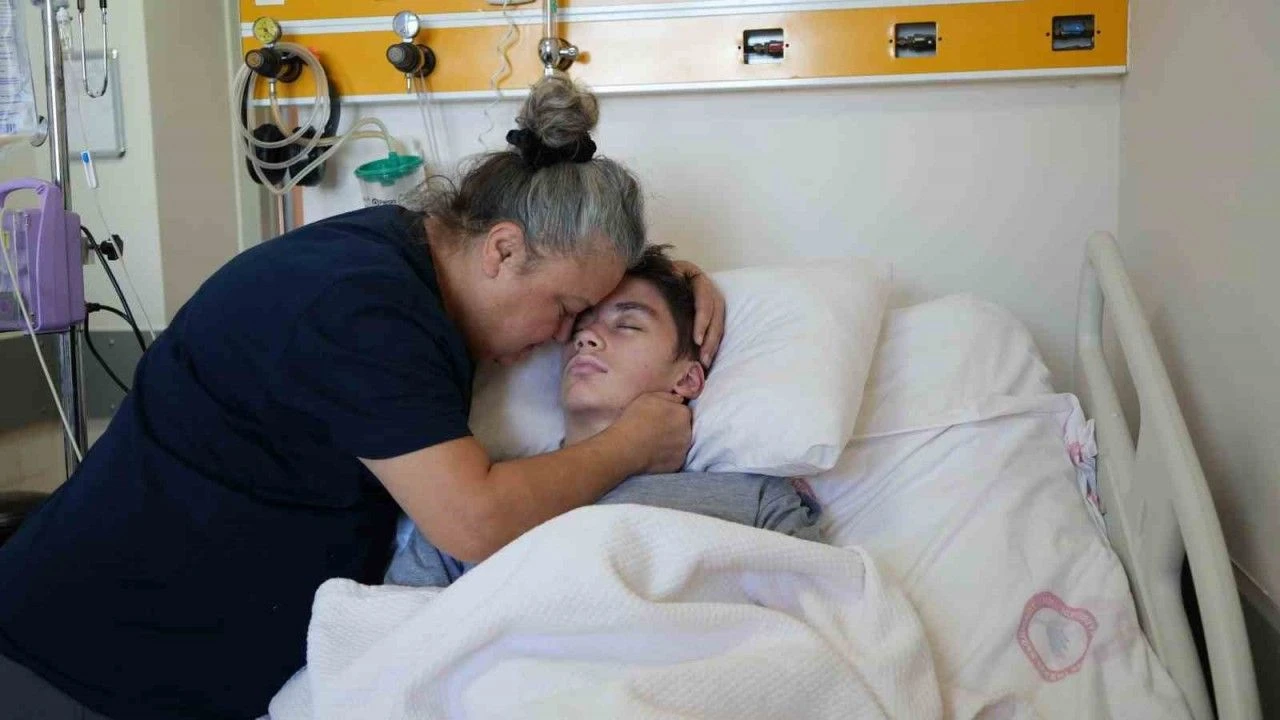 Akran Zorbaligi Sonrasi Kalbi Iki Kez Duran Murat Duha Yasam Mucadelesi Veriyor1