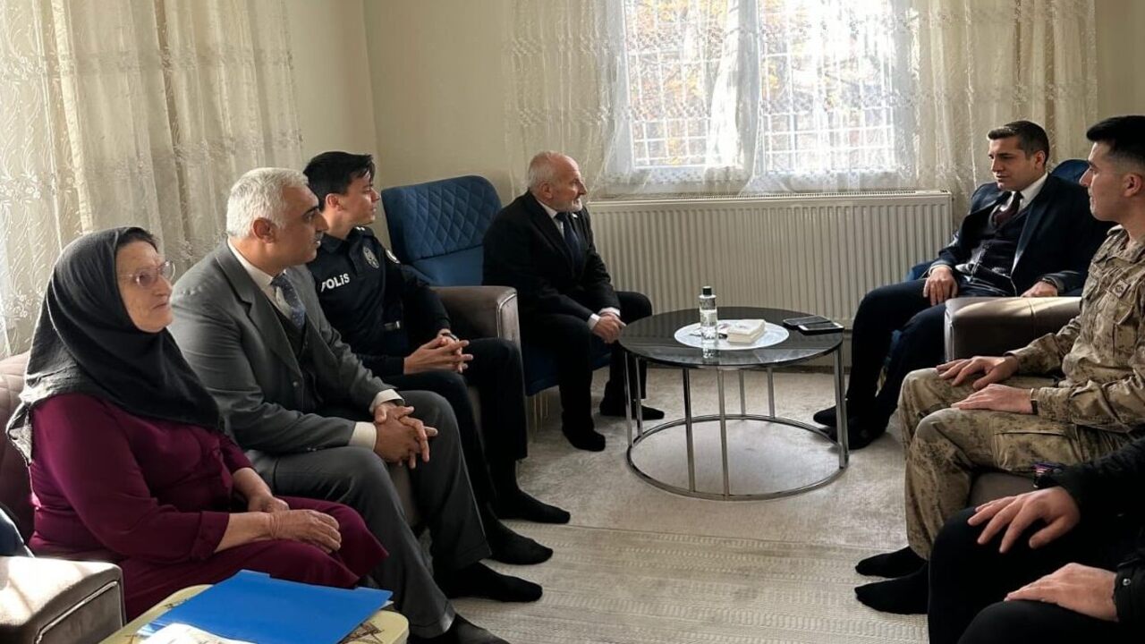 Kozluk Kaymakami Bockun Sorunlari Yerinde Dinledi 2