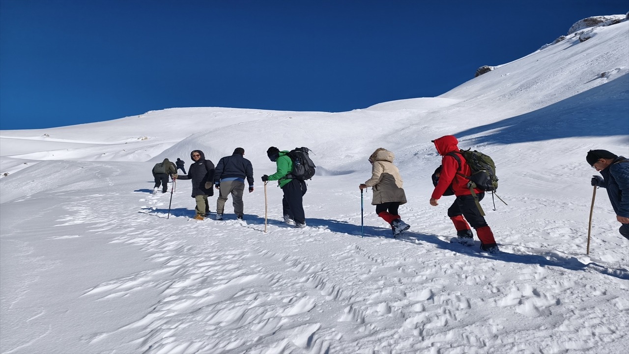 Dogaseverler 4 Saatlik Tirmanisla Harrut Yaylasina Ulasti 3